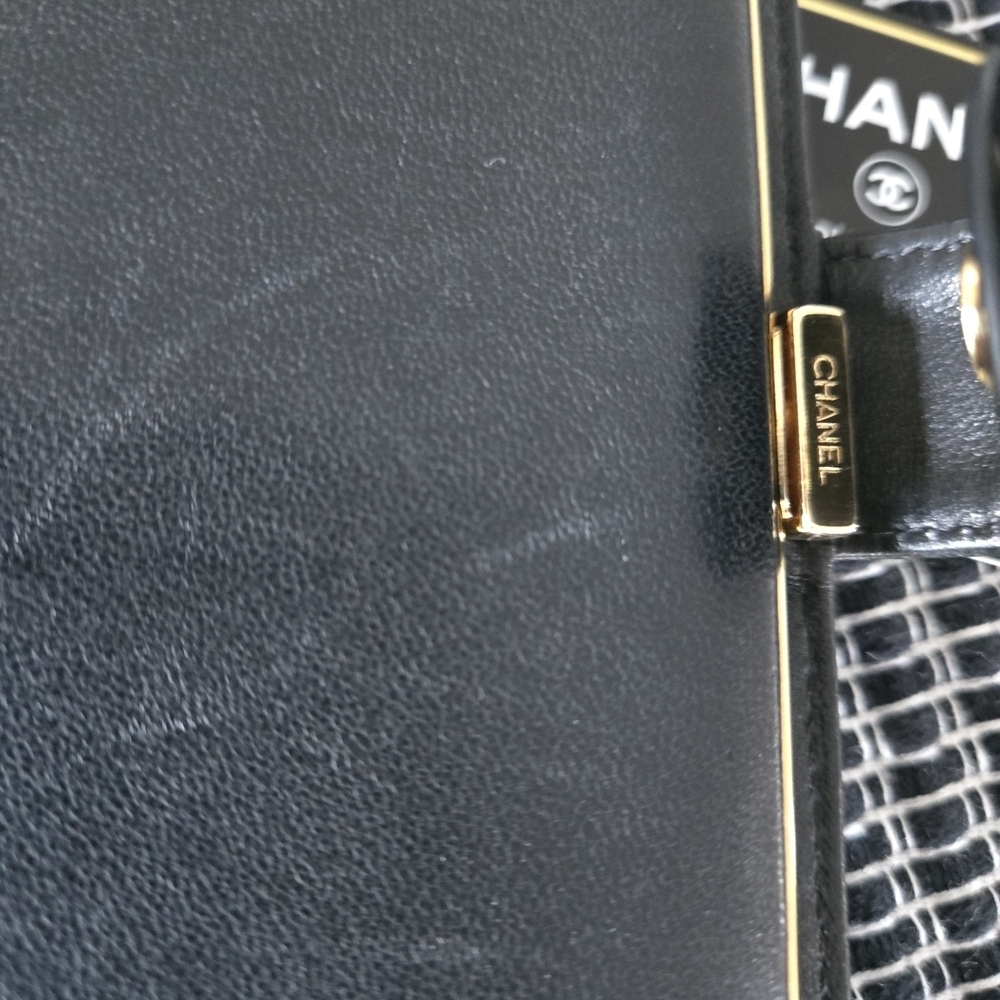 Chane CC Logol Black Leather Wallet - Picture 6 of 17